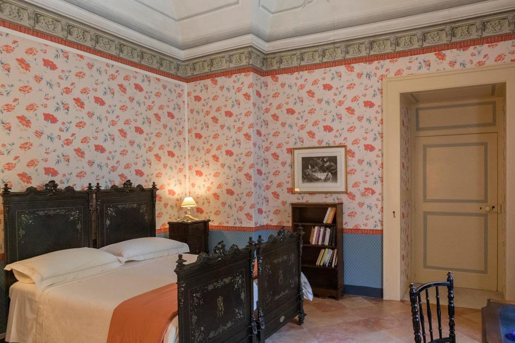 Double Room,1756844195:JPEG